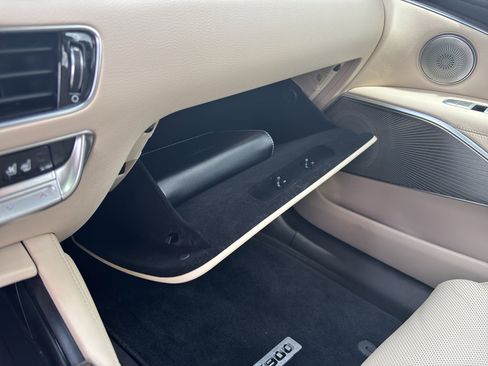 Used 2019 Kia K900 Luxury image 26