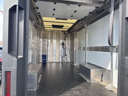 Used 2024 Chevrolet Brightdrop 600 w/ Commercial Equipment Package image 7