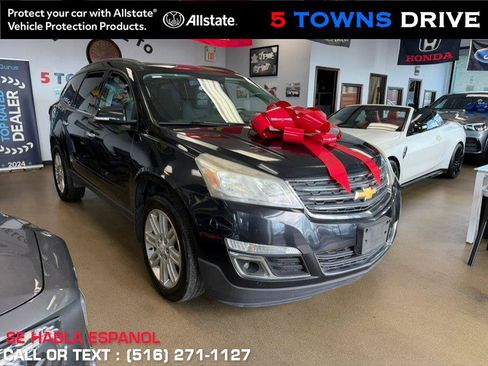 Used 2015 Chevrolet Traverse LT w/ Style and Technology Package FWD image 1