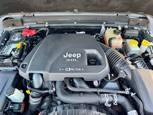 Used 2021 Jeep Wrangler Unlimited Sport image 4