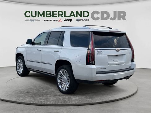 Used 2018 Cadillac Escalade Platinum RWD image 4