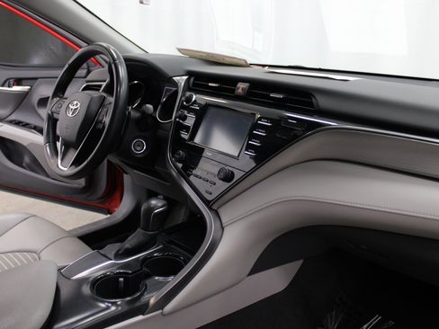 Used 2020 Toyota Camry SE image 28