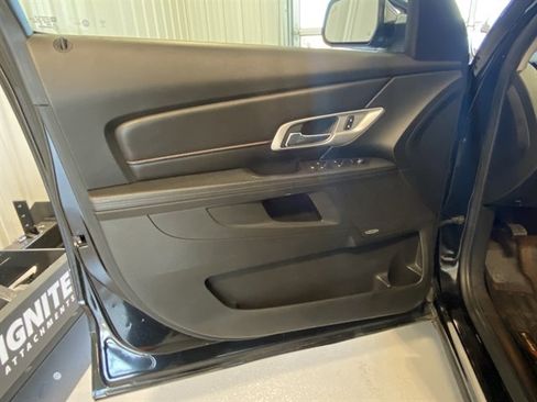 Used 2017 GMC Terrain SLT w/ Open Road Package image 8