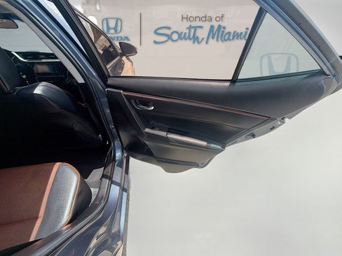 Used 2019 Toyota Corolla SE FWD image 29