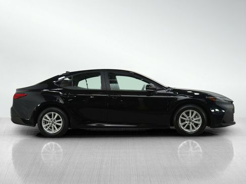 Used 2025 Toyota Camry LE image 6