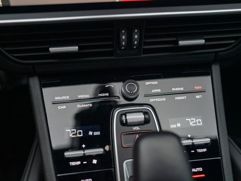 Used 2019 Porsche Cayenne image 18