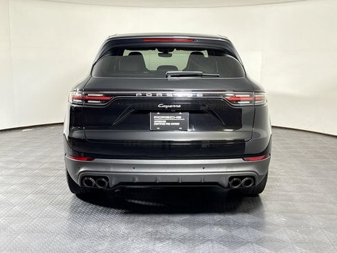 Certified 2023 Porsche Cayenne Platinum Edition AWD/4WD image 12