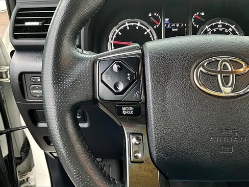 Used 2022 Toyota 4Runner TRD Off-Road Premium image 18