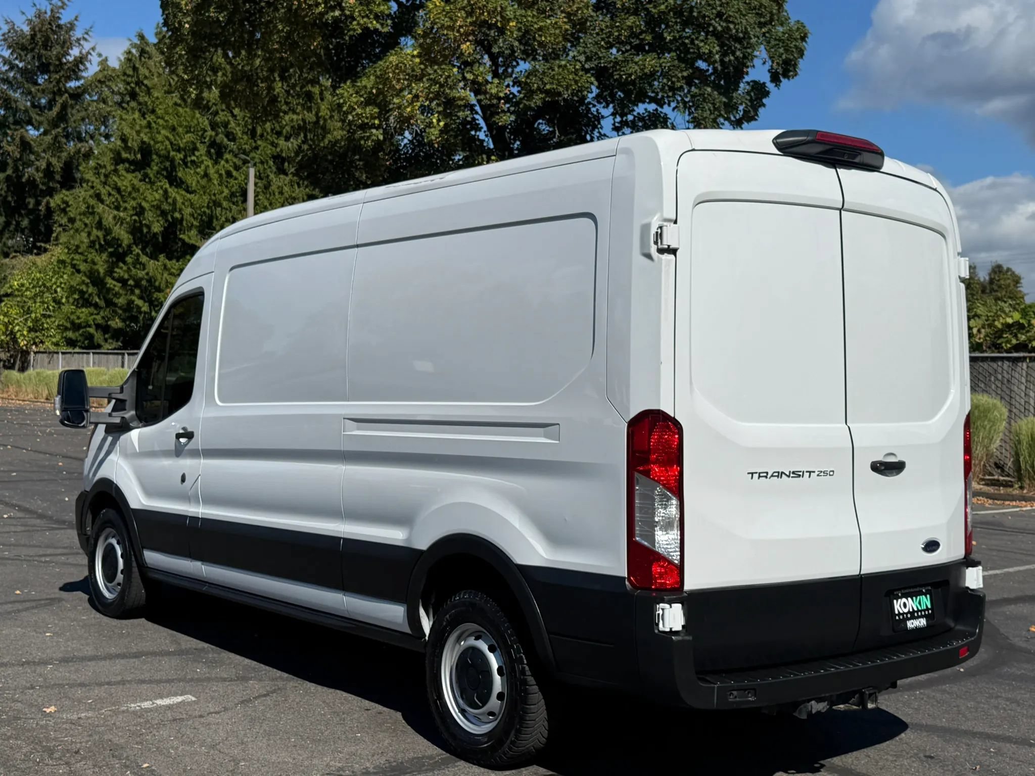 Used 2022 Ford Transit 250 Medium Roof RWD image 4