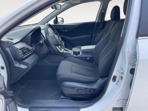 Used 2025 Subaru Outback Premium AWD/4WD image 9