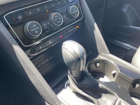 Certified 2020 Volkswagen Atlas SEL FWD image 30