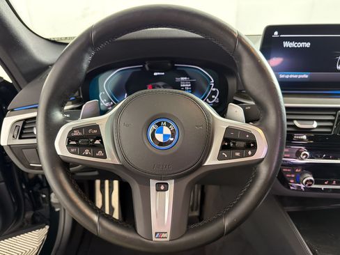 Certified 2023 BMW 530e xDrive w/ Premium Package AWD/4WD image 18