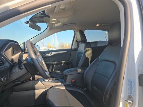 Used 2022 Ford Escape SEL image 13