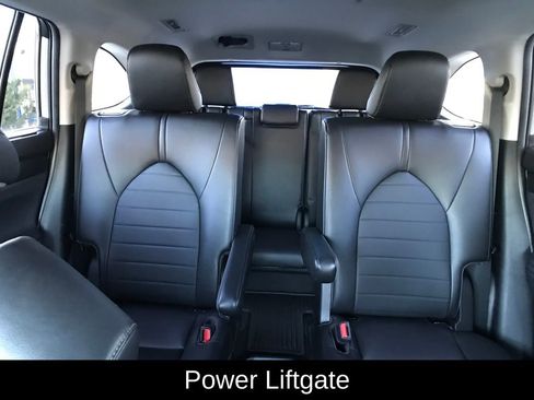 Used 2023 Toyota Highlander XLE image 8