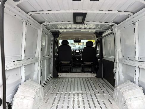Used 2025 RAM ProMaster 2500 w/ Convenience Group FWD image 11