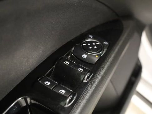 Used 2015 Ford Fusion SE image 19