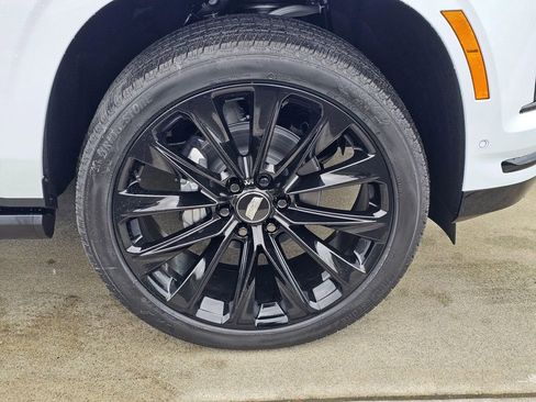 New 2026 Cadillac Escalade ESV Platinum Sport w/ LPO, ONYX Package AWD/4WD image 9