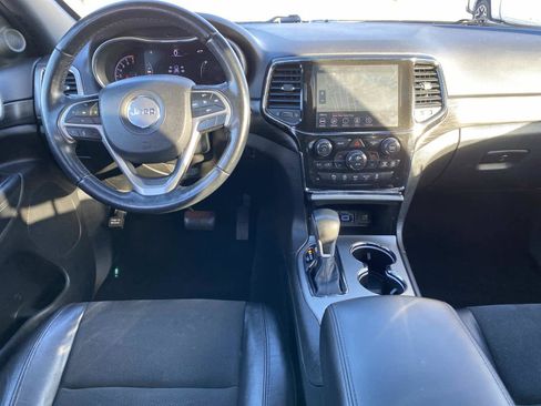 Certified 2021 Jeep Grand Cherokee Laredo X image 11