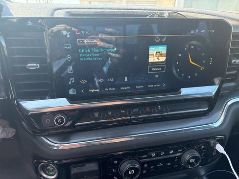 Used 2024 Chevrolet Silverado 3500 High Country w/ High Country Premium Package image 9