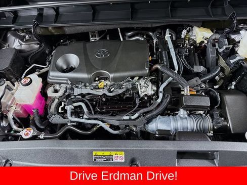 Used 2023 Toyota Highlander Limited FWD image 30
