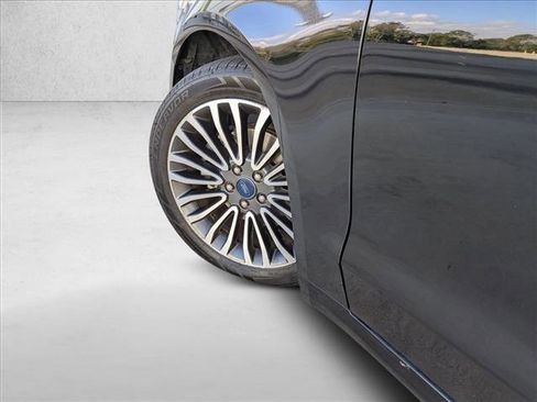 Used 2018 Ford Fusion Titanium image 7