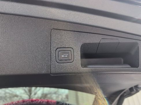 Used 2020 Cadillac XT5 Premium Luxury image 23