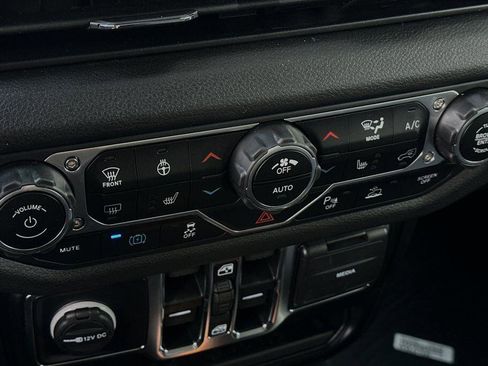 New 2024 Jeep Wrangler Unlimited w/ Convenience Group image 15