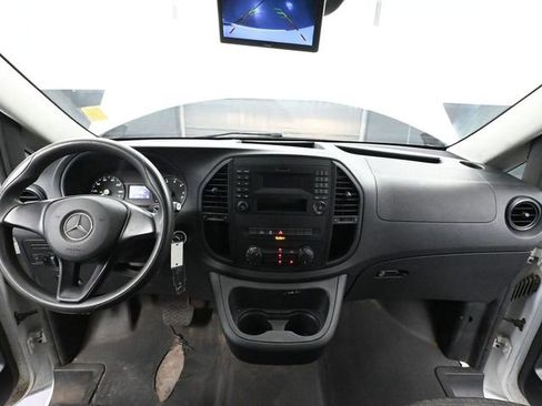 Used 2017 Mercedes-Benz Metris image 21