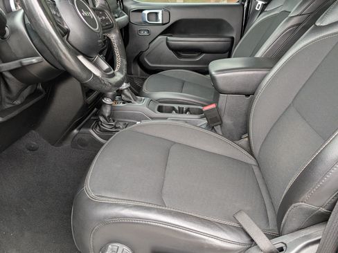 Used 2021 Jeep Gladiator Sport AWD/4WD image 7