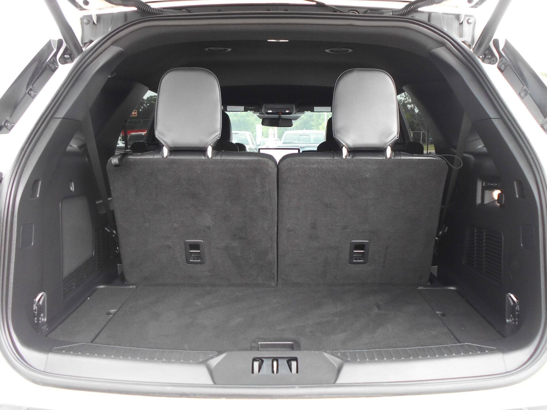 Used 2025 Ford Explorer ST AWD/4WD image 25