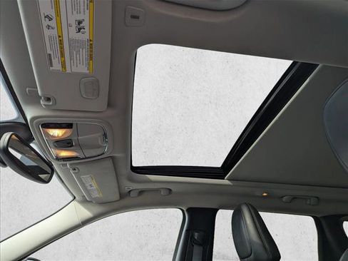 Used 2019 Jeep Cherokee Trailhawk w/ Comfort/Convenience Group image 22