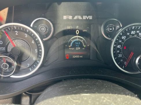 Used 2024 RAM 1500 Big Horn AWD/4WD image 10