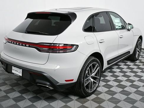 Certified 2025 Porsche Macan image 27