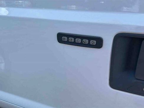 Used 2016 Ford F250 XLT w/ XLT Value Package AWD/4WD image 12