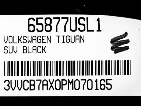 Used 2023 Volkswagen Tiguan SE R-Line FWD image 27