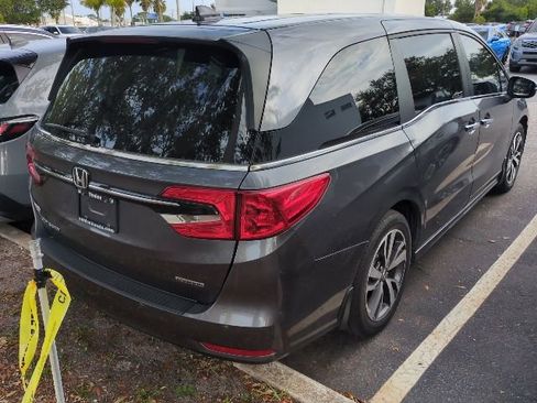 Used 2024 Honda Odyssey Touring image 2