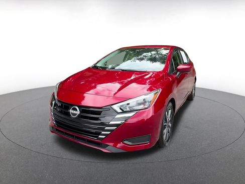 Used 2025 Nissan Versa SV FWD image 7