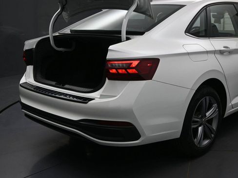 Used 2023 Volkswagen Jetta SE w/ Panoramic Sunroof Package FWD image 12