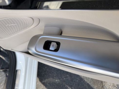 Used 2024 Mercedes-Benz C 300 Sedan image 37