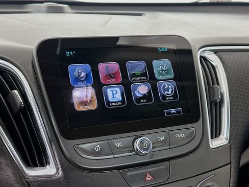 Used 2016 Chevrolet Malibu LT image 14