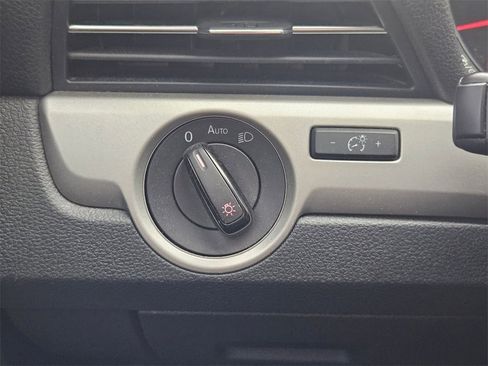 Used 2022 Volkswagen Passat 2.0T SE image 20