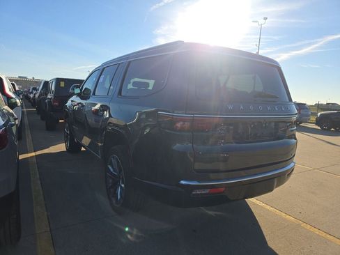 Used 2024 Jeep Wagoneer Series III w/ Premium Group I AWD/4WD image 6