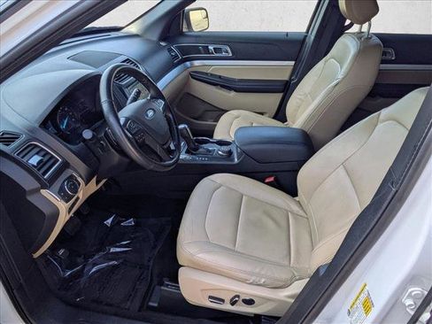 Used 2017 Ford Explorer XLT w/ Equipment Group 202A image 16