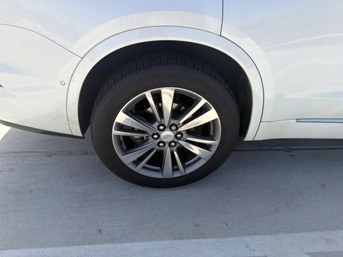 Used 2020 Cadillac XT6 Premium Luxury FWD image 11