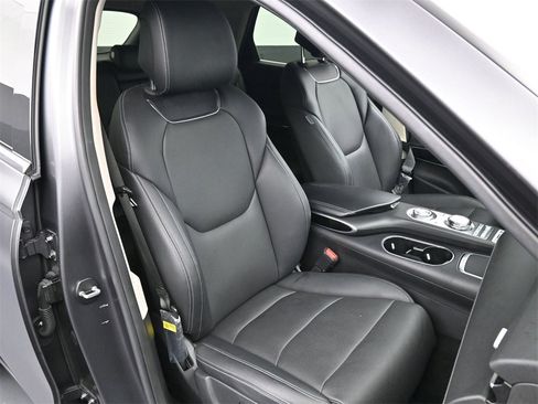 Used 2022 Genesis GV70 2.5T image 17