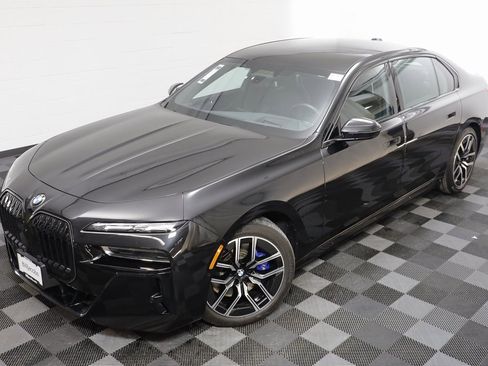 Certified 2025 BMW 760i xDrive w/ Executive Package image 2