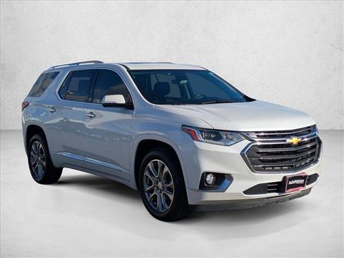 Used 2018 Chevrolet Traverse Premier w/ Driver Confidence II Package image 2