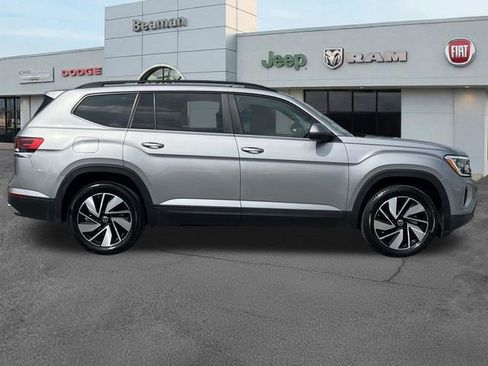 Used 2025 Volkswagen Atlas SE FWD image 8