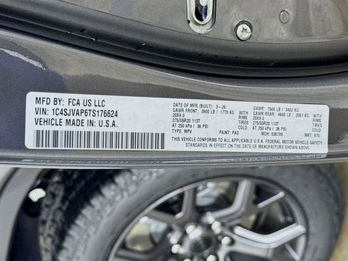 New 2026 Jeep Grand Wagoneer 4WD image 38