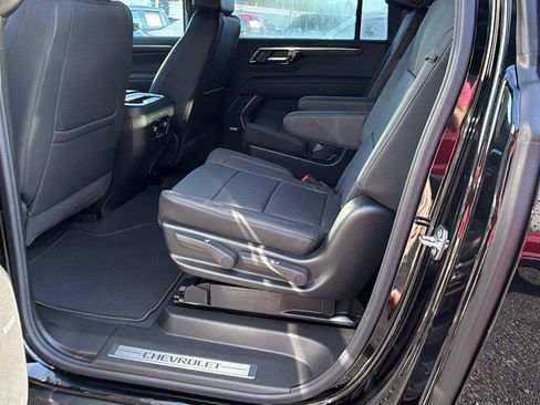 New 2026 Chevrolet Suburban Z71 w/ Comfort Package AWD/4WD image 19